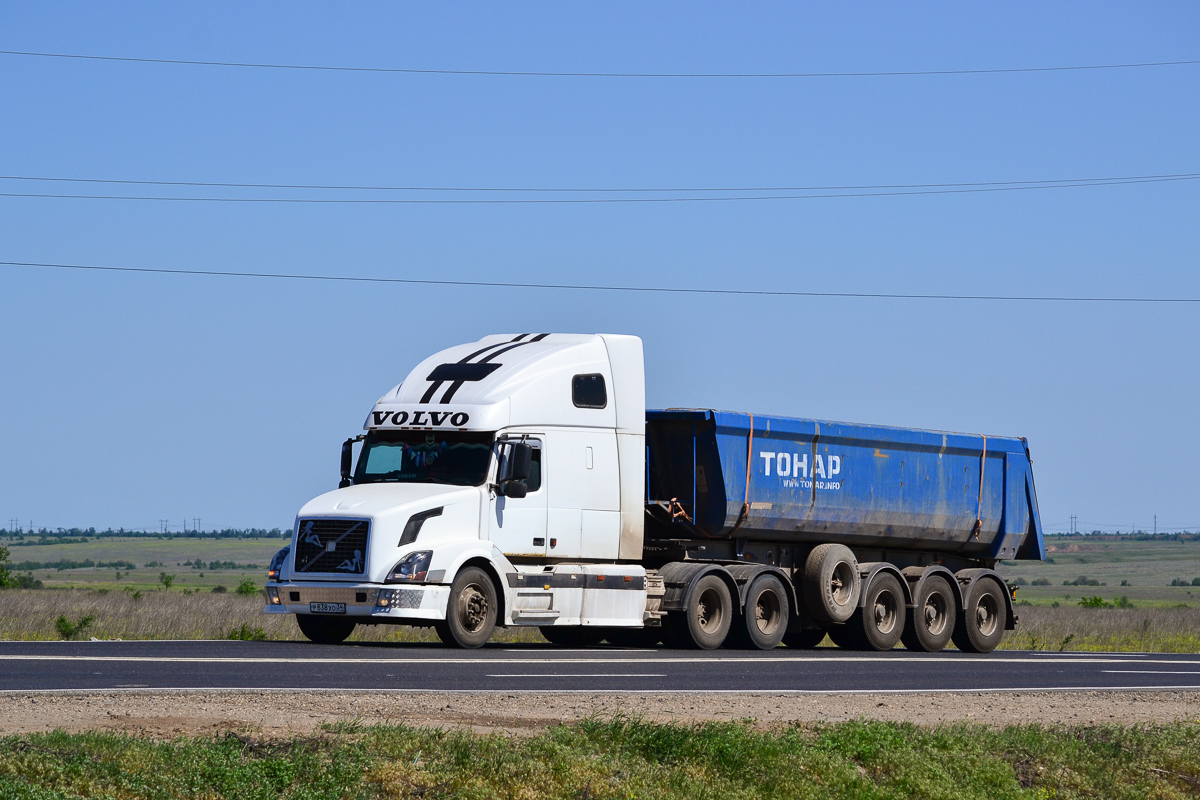 Волгоградская область, № Р 838 ХО 34 — Volvo VNL670