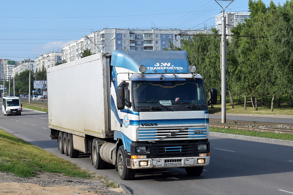 Новосибирская область, № Е 035 МВ 54 — Volvo ('1993) FH12.380