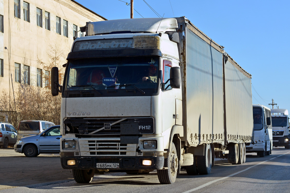 Красноярский край, № Т 685 МК 124 — Volvo ('1993) FH12.380