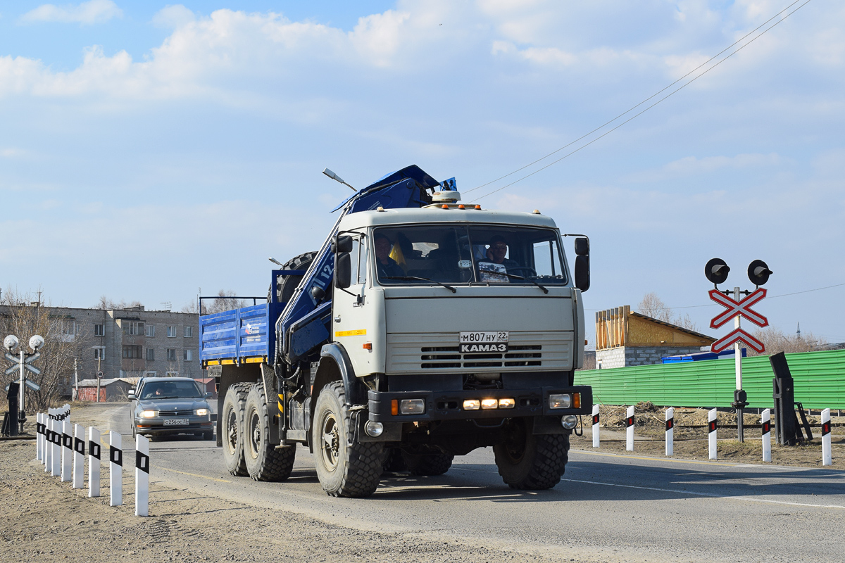 Алтайский край, № М 807 НУ 22 — КамАЗ-43114-15 [43114R]