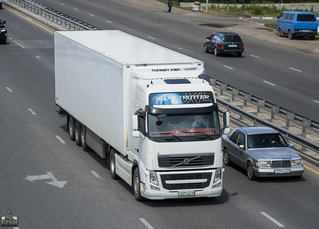Туркестанская область, № 607 EEB 13 — Volvo ('2008) FH.460