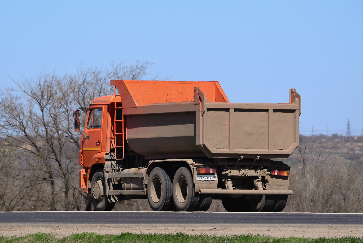 Астраханская область, № В 932 МА 30 — КамАЗ-65115-A4(23)