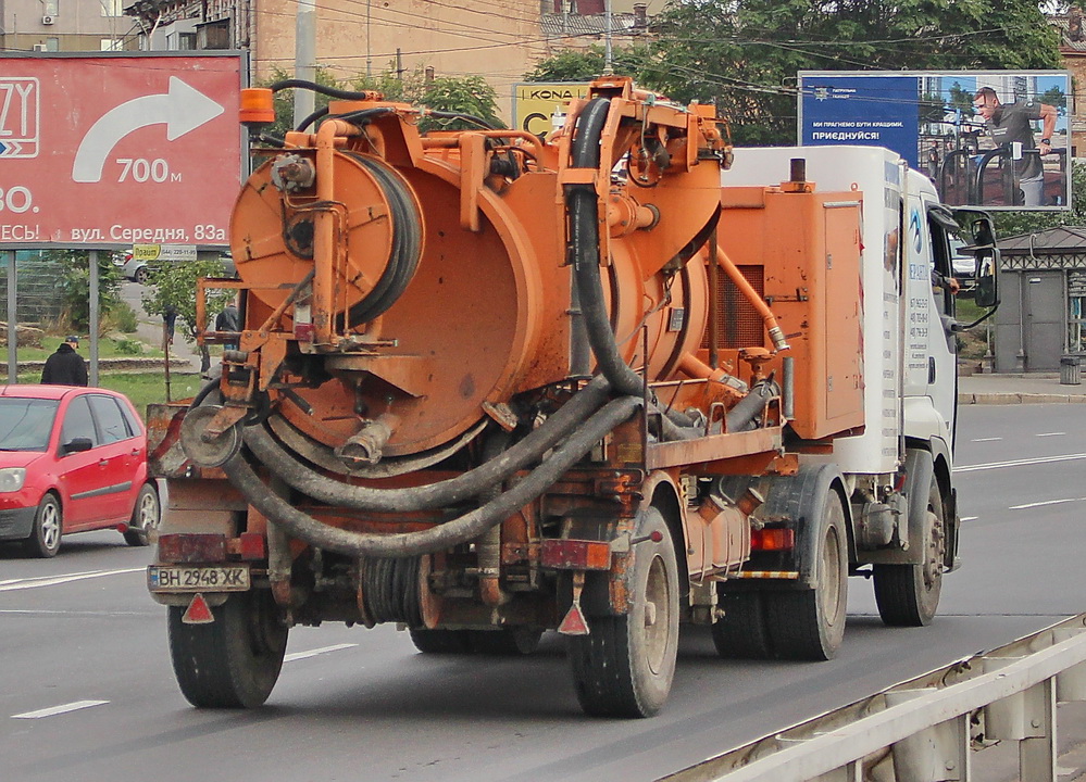 Одесская область, № ВН 4464 НС — Renault Premium ('1996); Одесская область, № ВН 2948 ХК —  Прочие модели