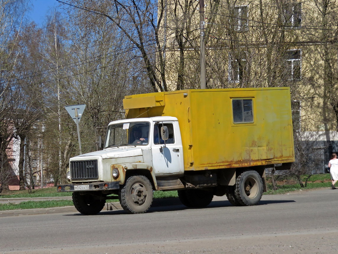 Кировская область, № М 042 ЕА 43 — ГАЗ-3307