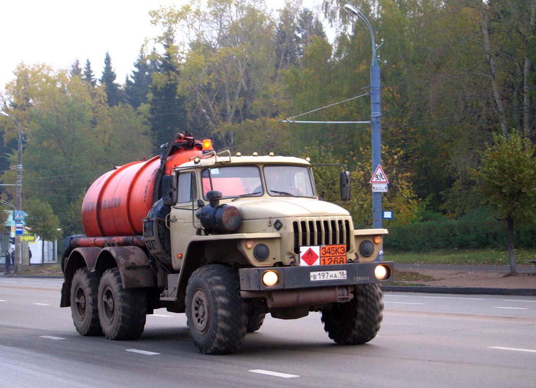 Удмуртия, № В 197 НА 18 — Урал-5557-40