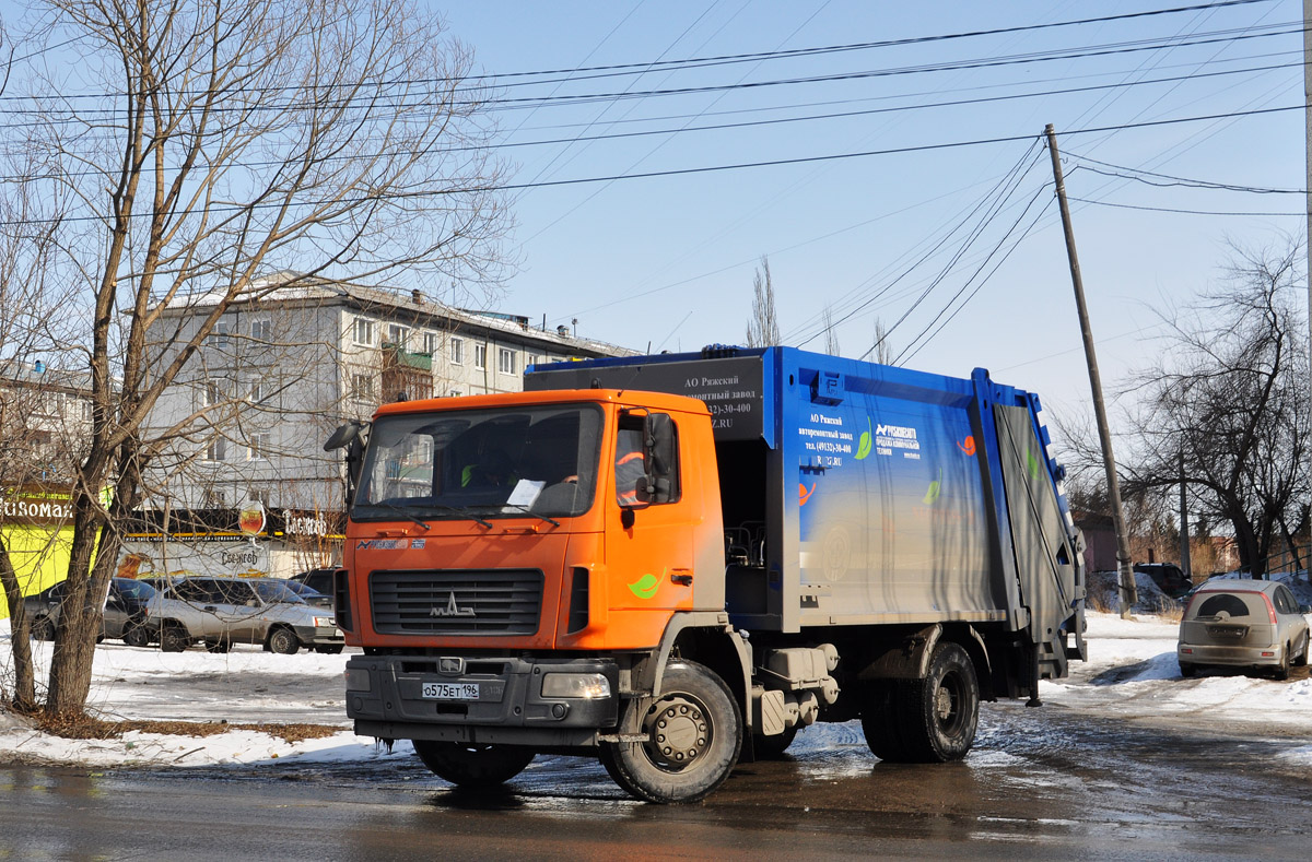 Омская область, № О 575 ЕТ 196 — МАЗ-5340C2