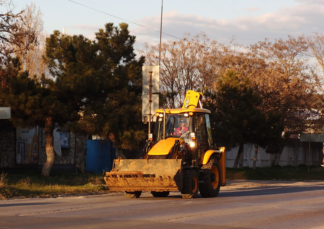 Крым, № 9643 КВ 82 — JCB 3CX