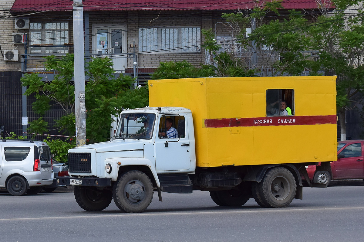 Астраханская область, № Х 882 ВХ 30 — ГАЗ-3307