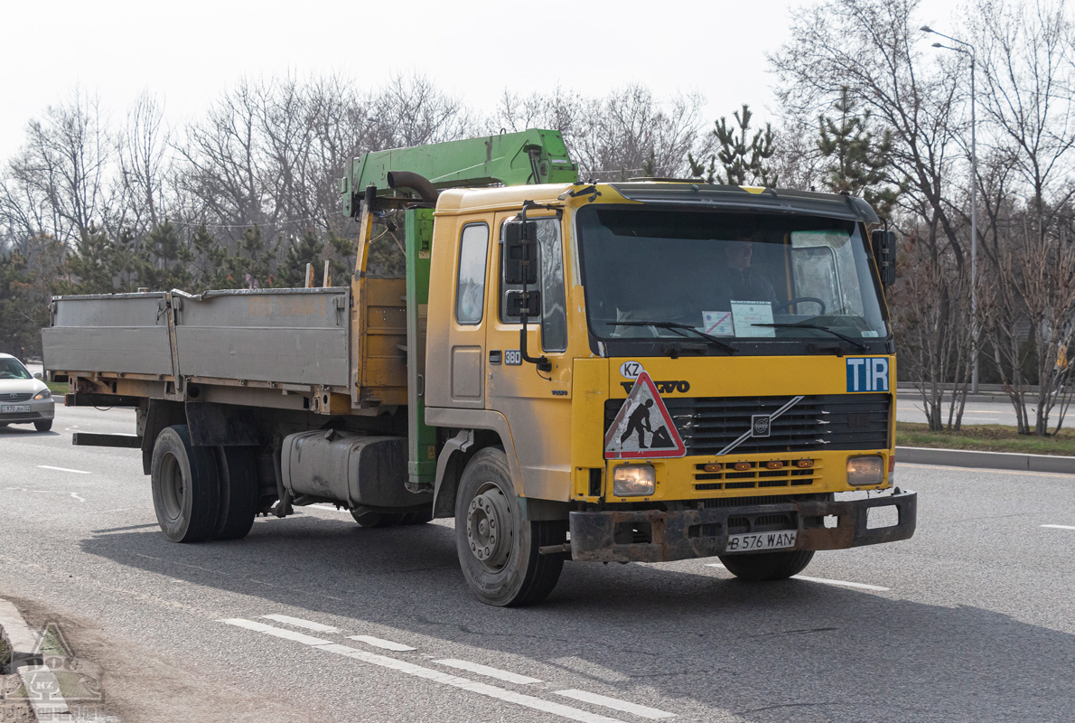 Алматинская область, № B 576 WAN — Volvo FL12