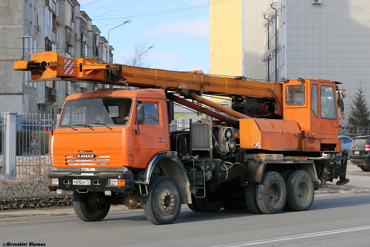 Саха (Якутия), № М 692 ЕУ 14 — КамАЗ-53228-15 [53228R]