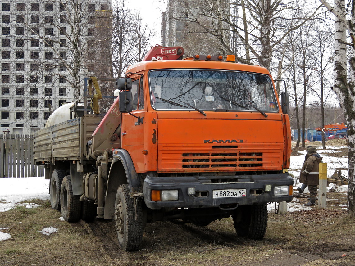 Кировская область, № Н 882 ОА 43 — КамАЗ-53228-15 [53228R]