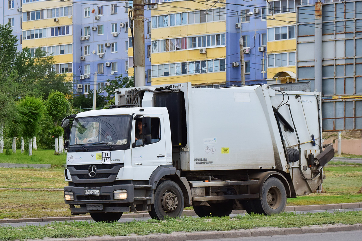 Волгоградская область, № Е 609 ОН 134 — Mercedes-Benz Axor 1826 [Z9M]