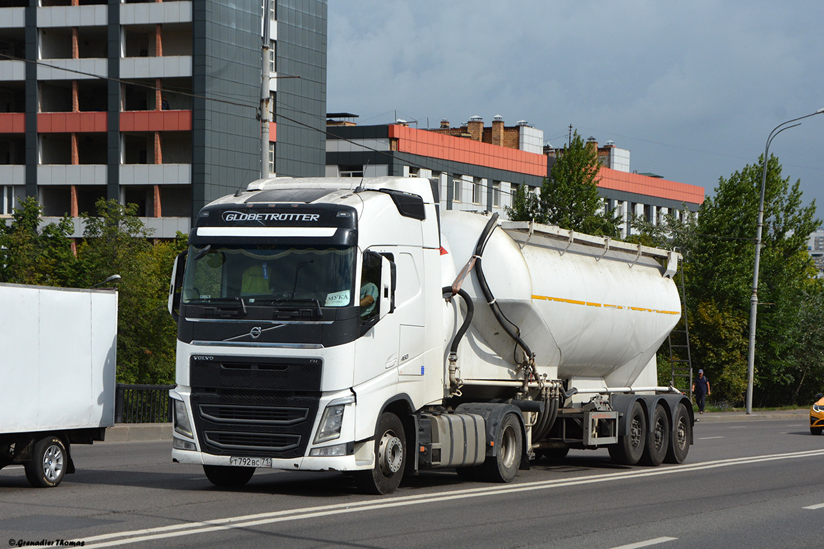 Тульская область, № Т 792 ВС 71 — Volvo ('2012) FH.460