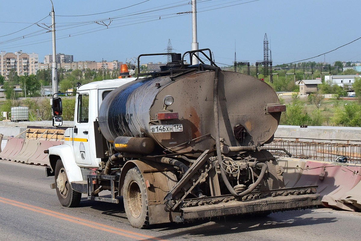 Волгоградская область, № В 146 ХН 134 — ГАЗ-33098