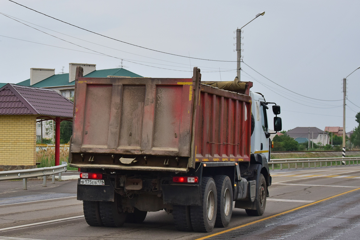 Новгородская область, № В 175 ЕВ 178 — Renault Kerax [X9P]