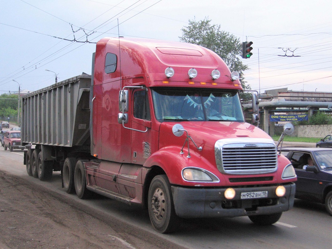 Удмуртия, № М 952 ВН 18 — Freightliner Columbia