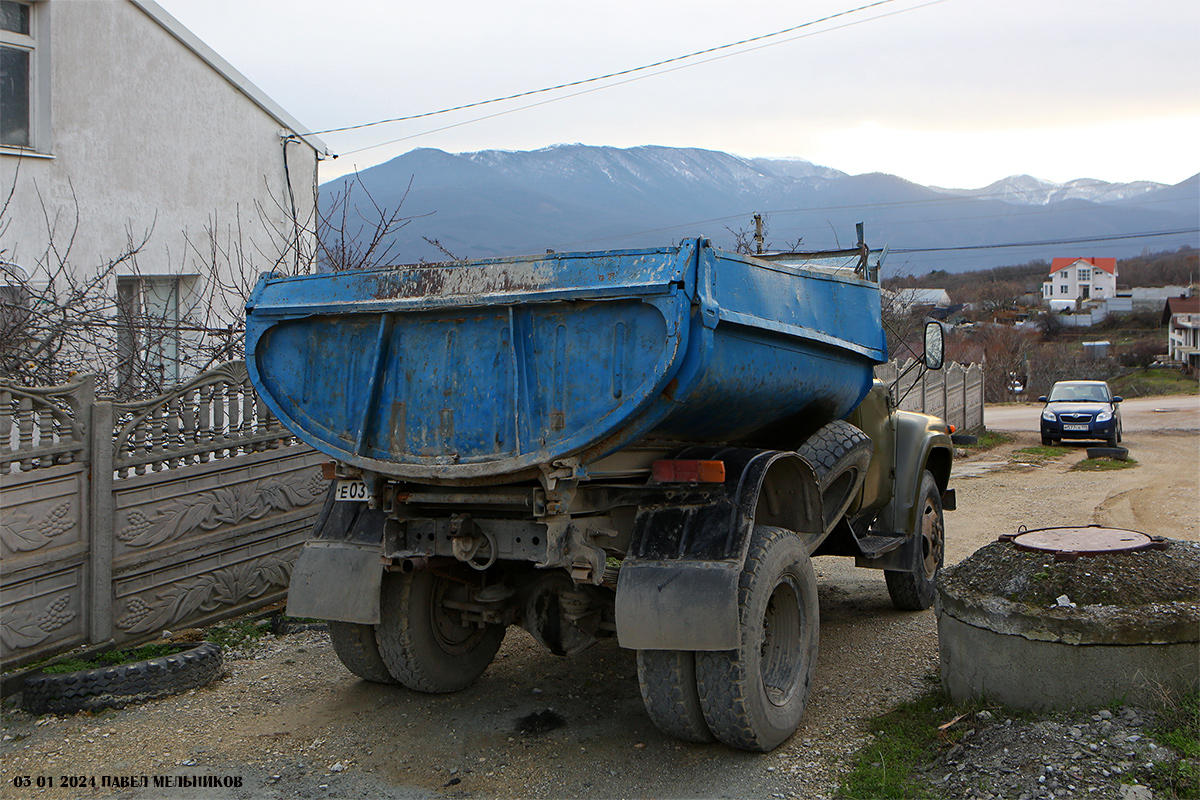 Крым, № Е 037 АВ 82 — ЗИЛ-495810