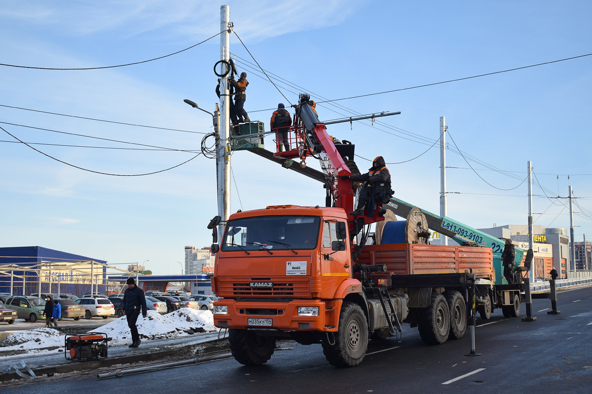 Новосибирская область, № М 235 КУ 154 — КамАЗ-43118-50