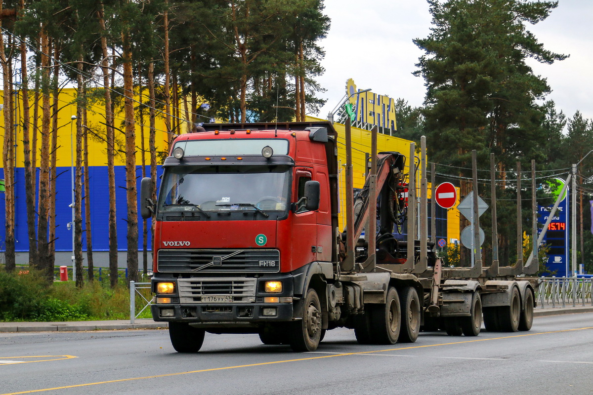 Ленинградская область, № Т 176 УУ 47 — Volvo ('1993) FH16.520