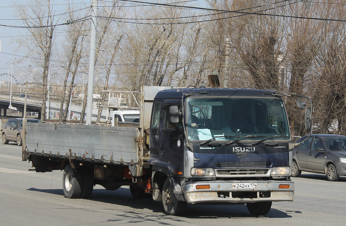 Челябинская область, № К 242 НХ 174 — Isuzu Forward (общая модель)