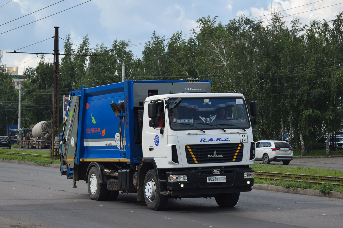 Алтайский край, № В 823 ВА 122 — МАЗ-534025