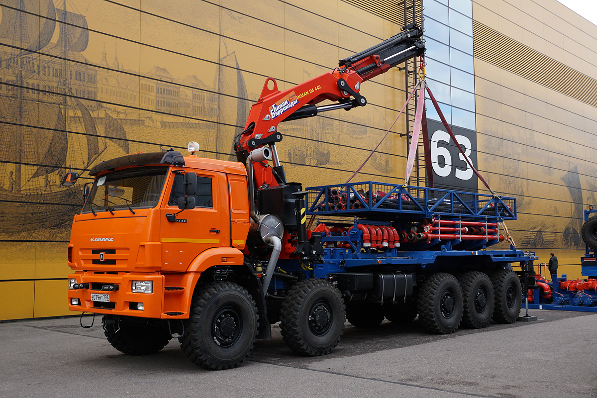 Москва, № Е 079 МТ 797 — КамАЗ-7330; Санкт-Петербург — XI Петербургский международный газовый форум (13-16 сентября 2022 г.)