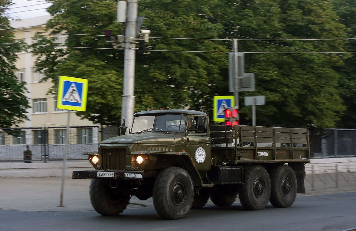 Саратовская область, № В 588 ТК 64 — Урал-375Д