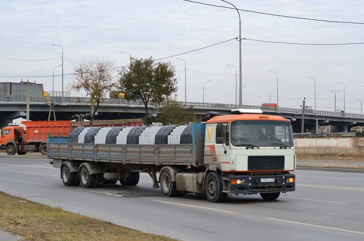 Волгоградская область, № О 942 ТО 29 — MAN F90 19.372