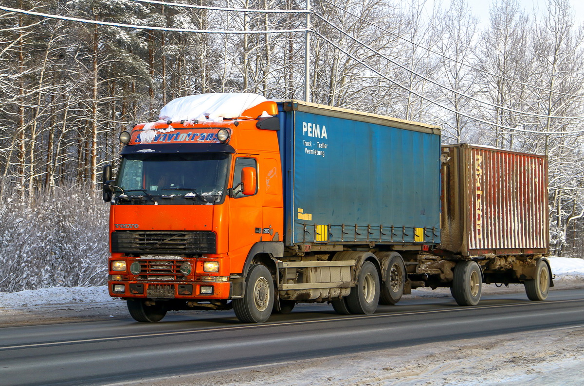 Мурманская область, № В 711 МК 51 — Volvo ('1993) FH12.380