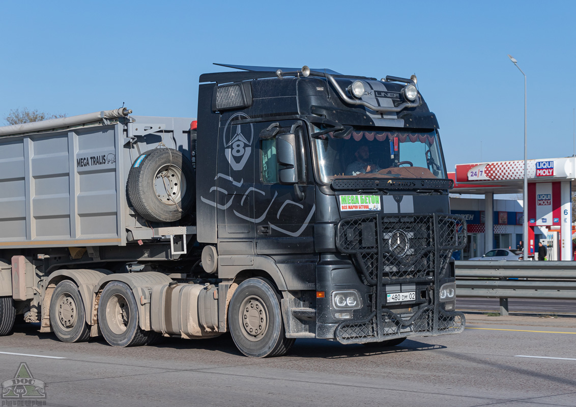 Алматы, № 480 DM 02 — Mercedes-Benz Actros ('2009) 2660; Mercedes-Benz Actros ('2009) "Black Liner" & "White Liner" (Алматинская область)