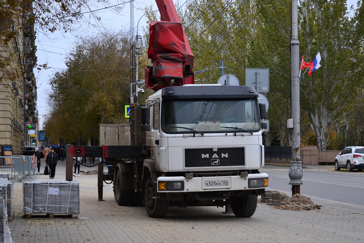 Волгоградская область, № А 525 КК 134 — MAN F90 19.xxx (общая)