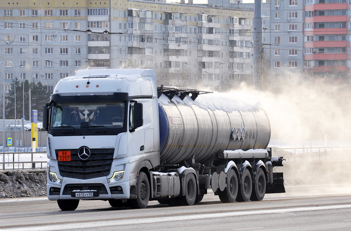 Омская область, № Х 613 УУ 55 — Mercedes-Benz Actros '18 [Z9M]