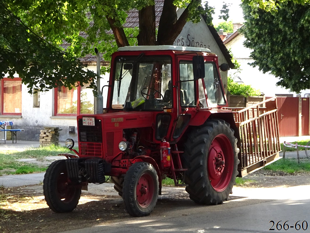 Венгрия, № YML-683 — МТЗ-550; Венгрия — Трактора с навесным оборудованием для транспортировки ящиков