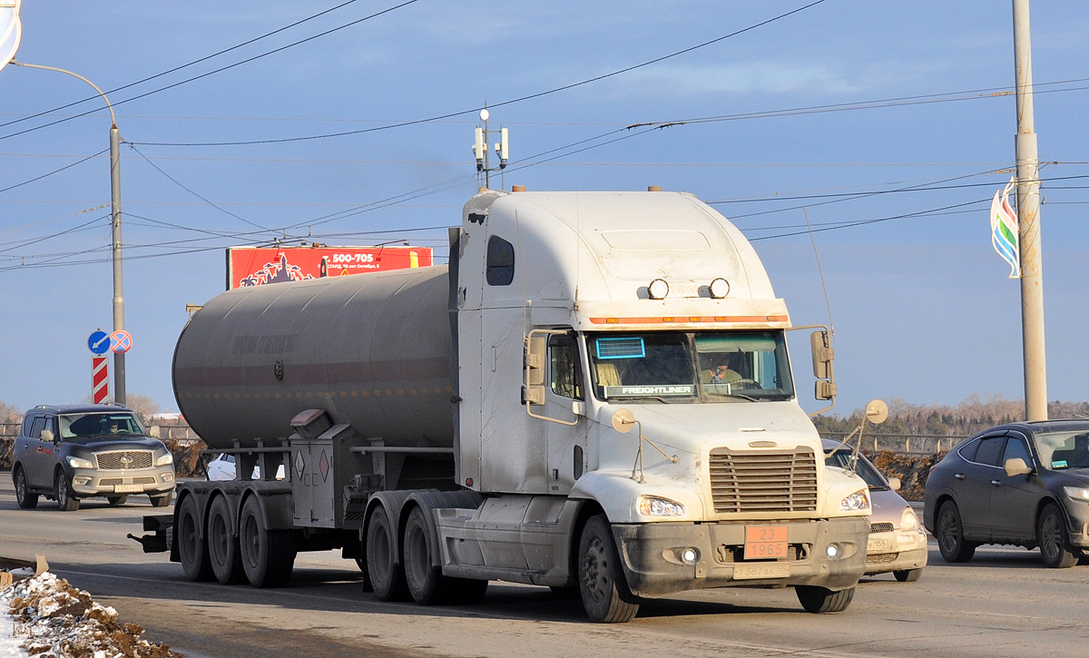 Омская область, № Т 387 АК 55 — Freightliner Century Class