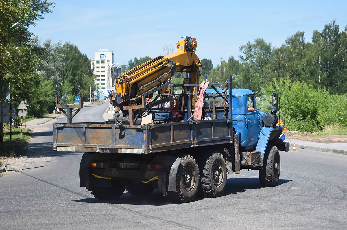 Ленинградская область, № В 237 ОМ 47 — Урал-44202-41