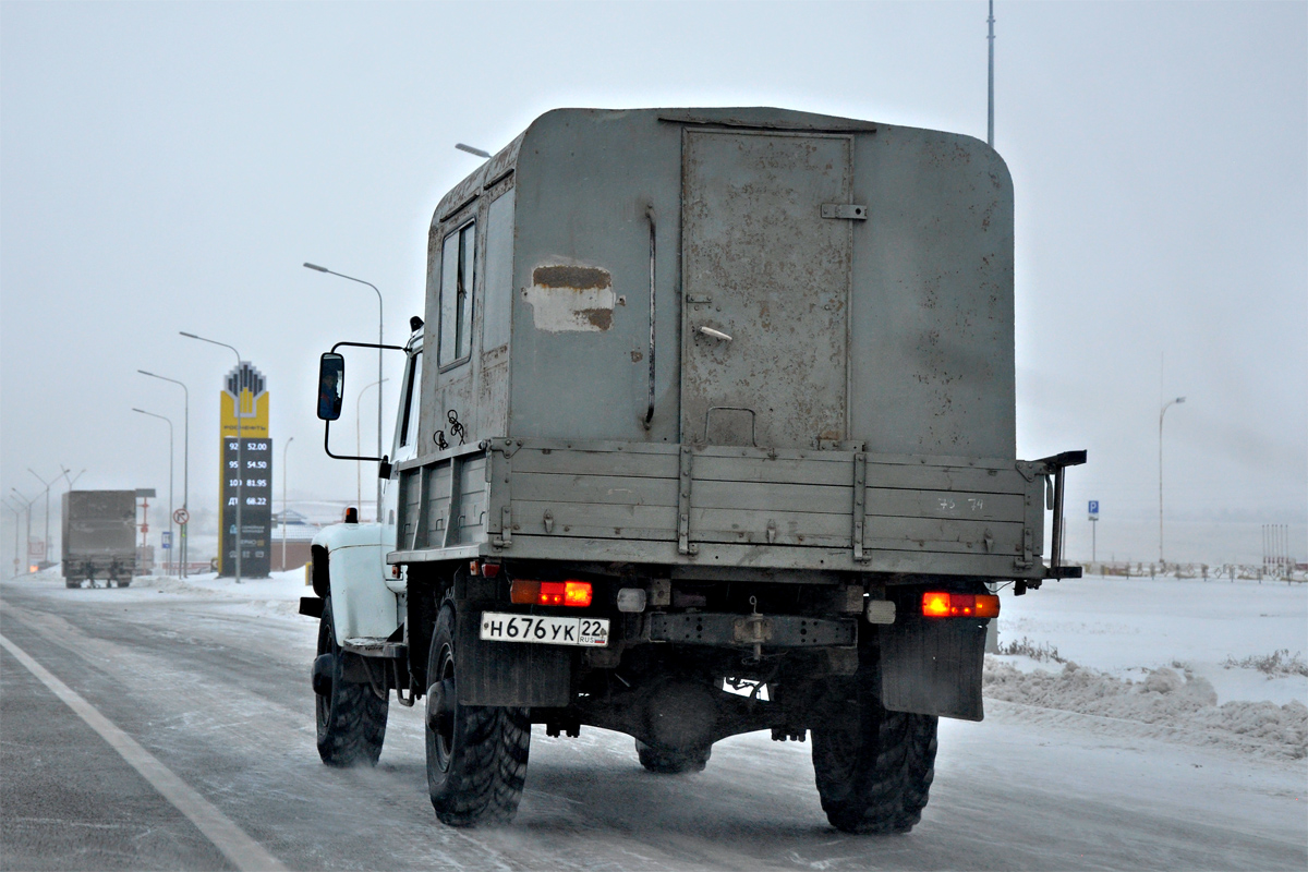 Алтайский край, № Н 676 УК 22 — ГАЗ-33081 «Садко»