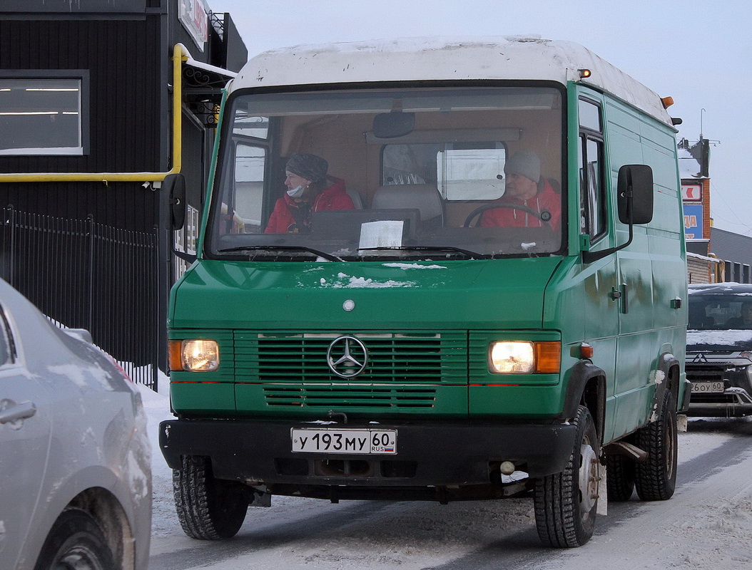 Псковская область, № У 193 МУ 60 — Mercedes-Benz T2 ('1986)