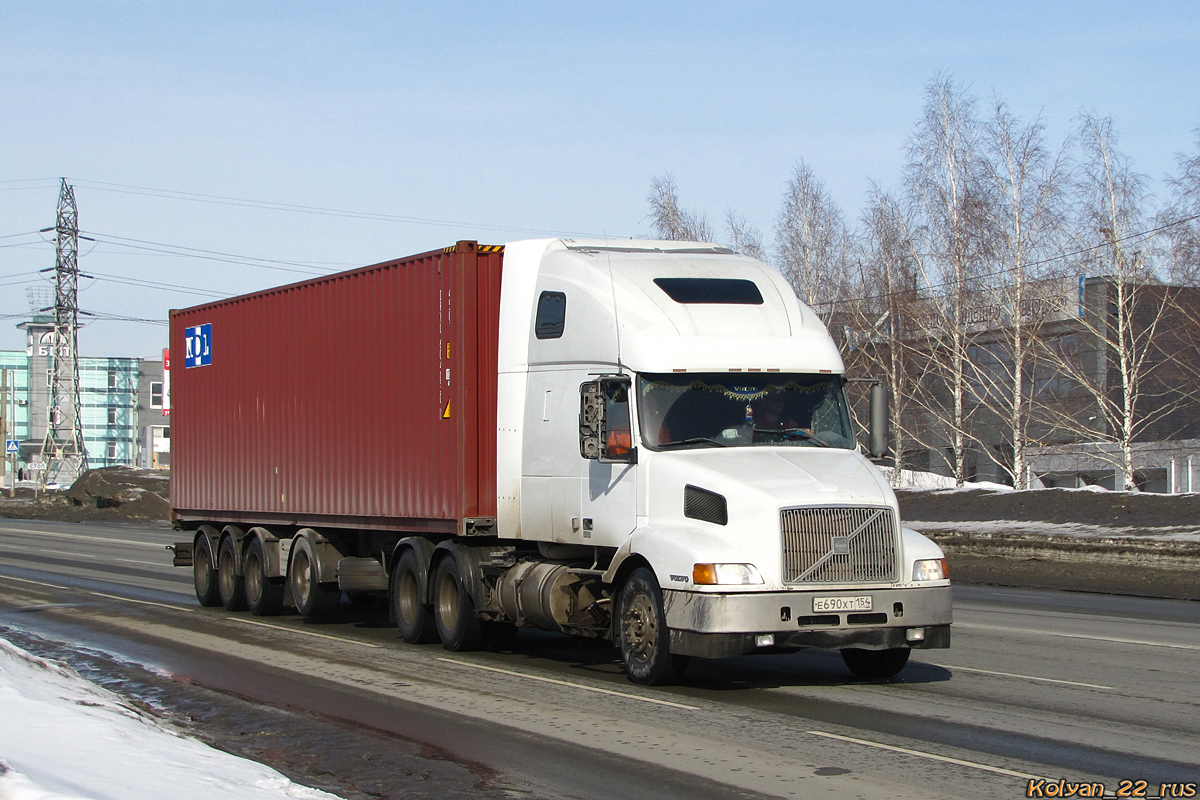 Новосибирская область, № Е 690 ХТ 154 — Volvo VNL660