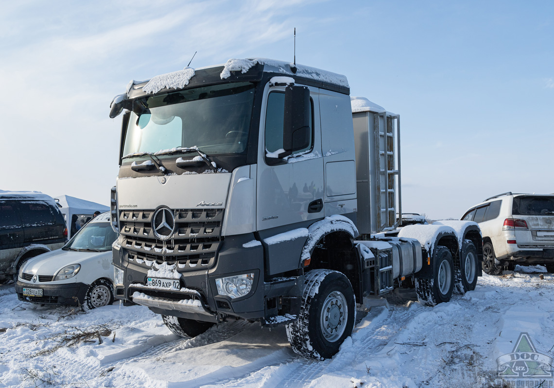 Алматы, № 869 AXP 02 — Mercedes-Benz Arocs (общ.м)