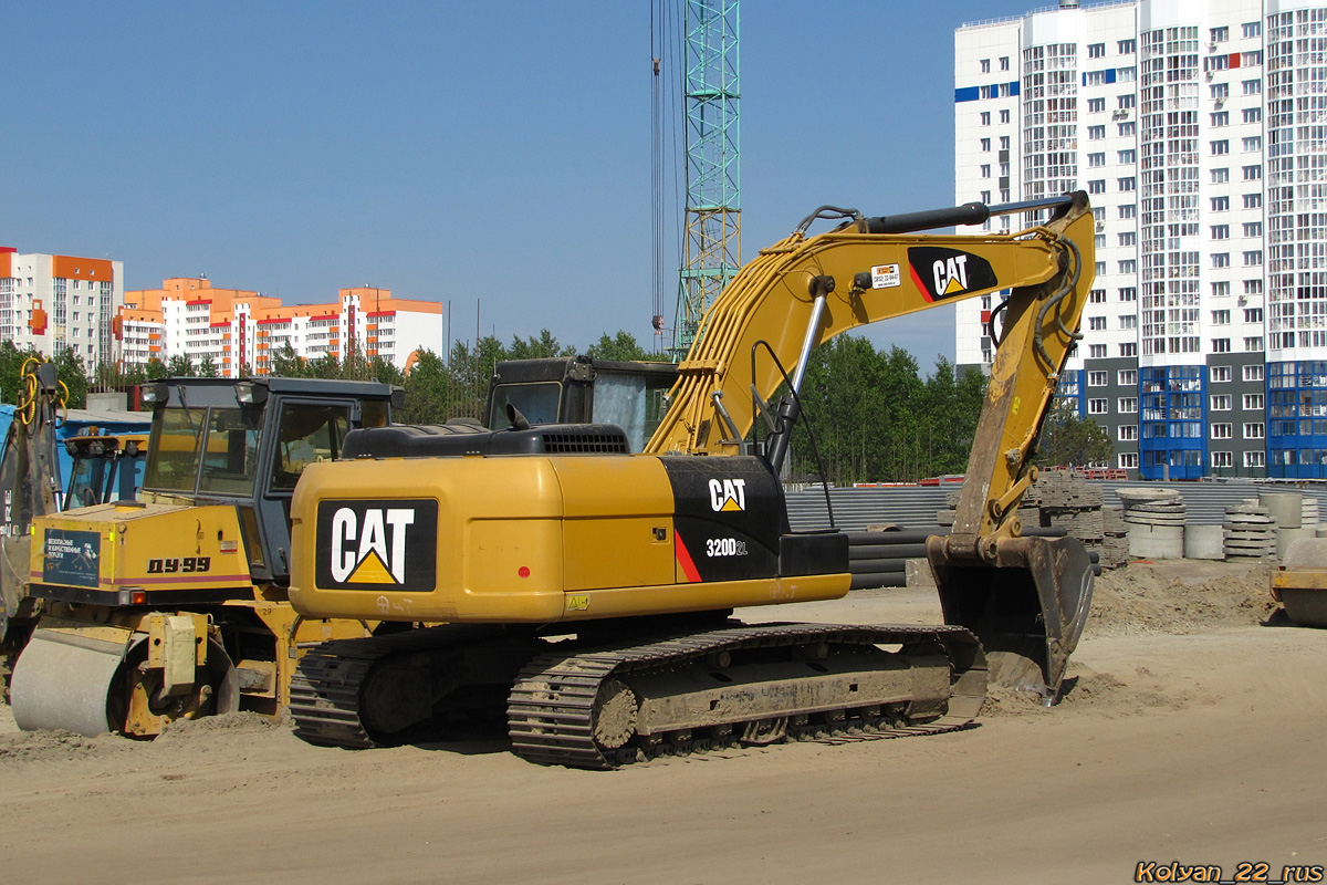 Алтайский край, № 1213 ЕК 22 — Caterpillar 320