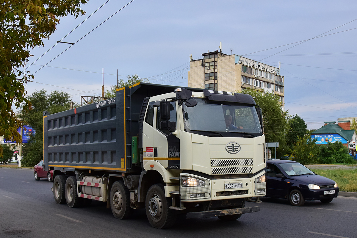 Волгоградская область, № Е 664 ТР 790 — FAW J6 CA3310