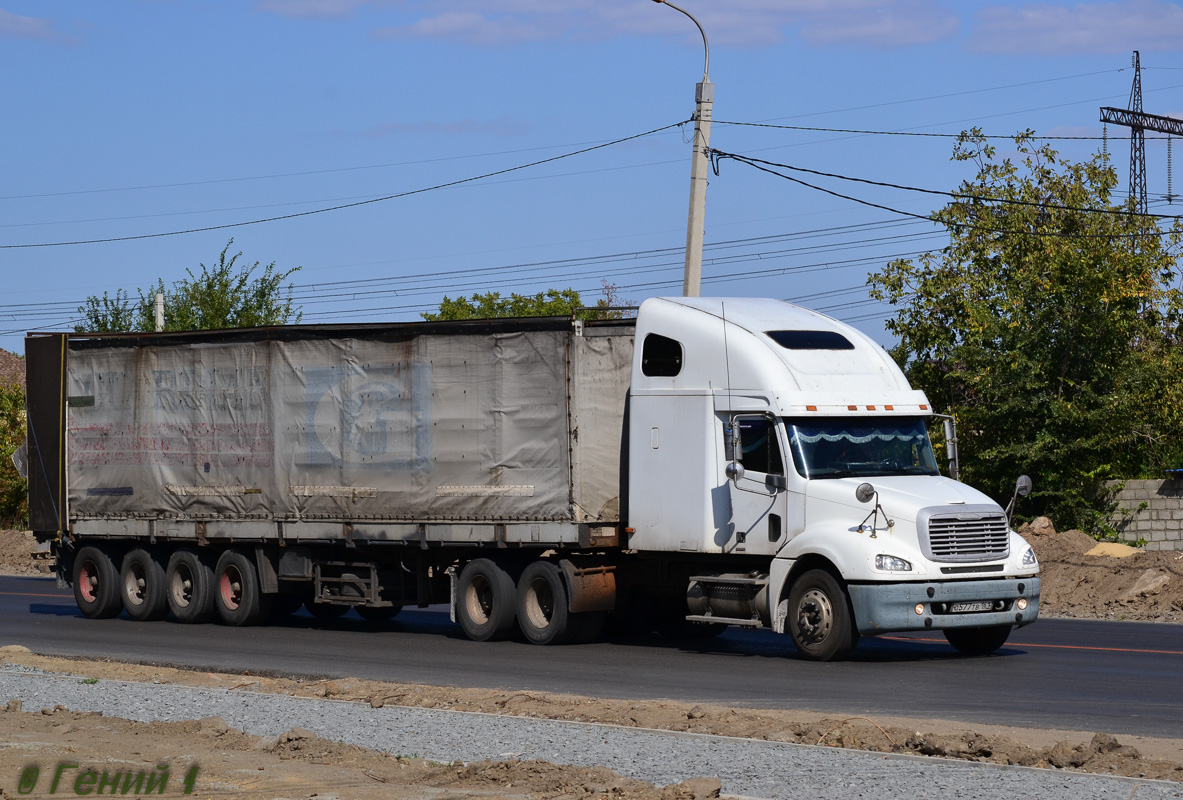 Ростовская область, № О 577 ТВ 161 — Freightliner Columbia