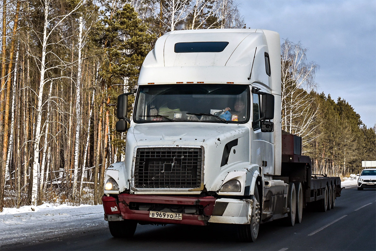 Владимирская область, № В 969 УО 33 — Volvo VNL670