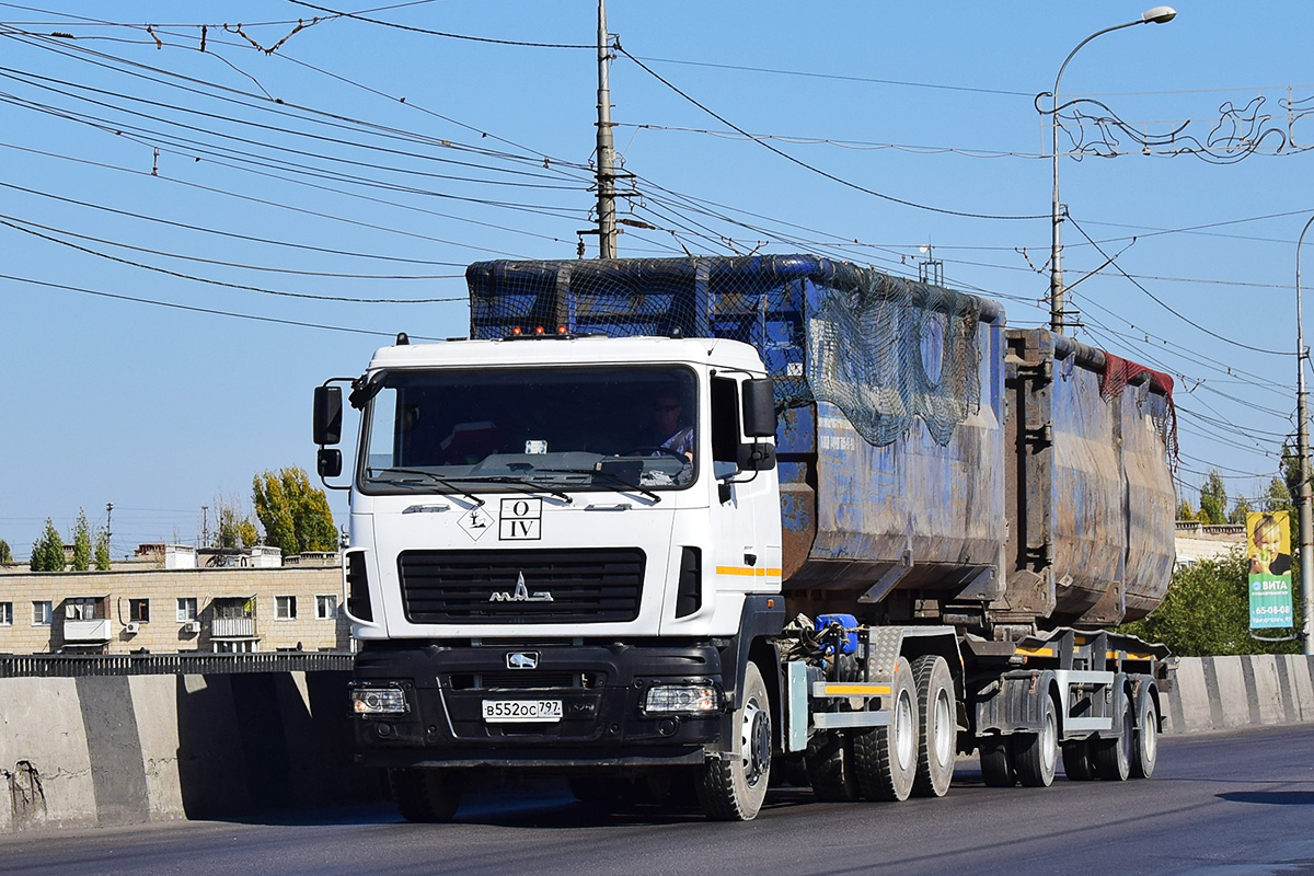 Волгоградская область, № В 552 ОС 797 — МАЗ-631228