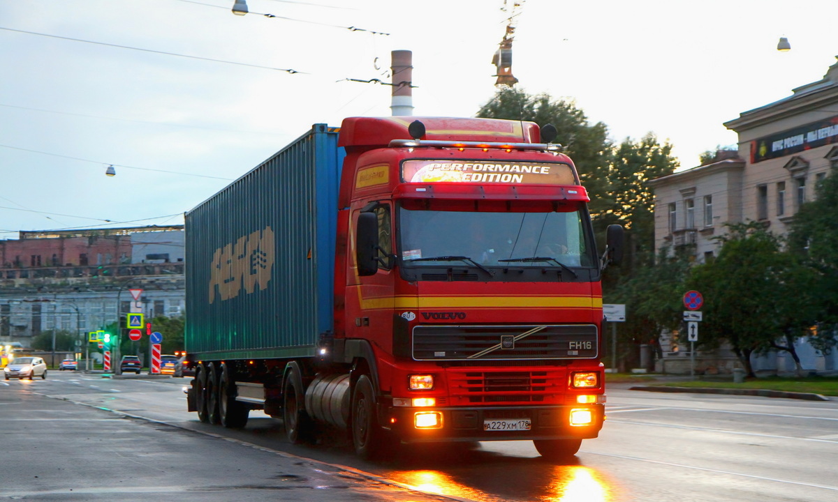 Санкт-Петербург, № А 229 ХМ 178 — Volvo ('1993) FH16.470