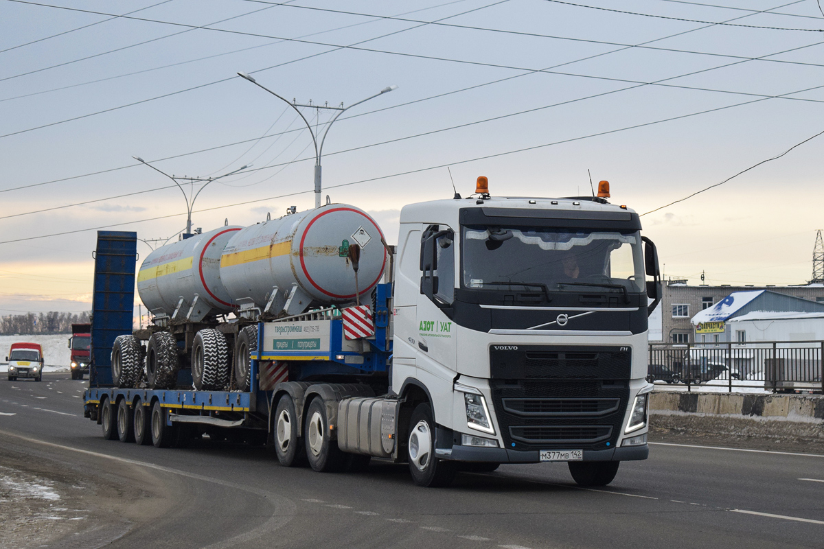 Кемеровская область, № М 377 МВ 142 — Volvo ('2012) FH.420 [X9P]