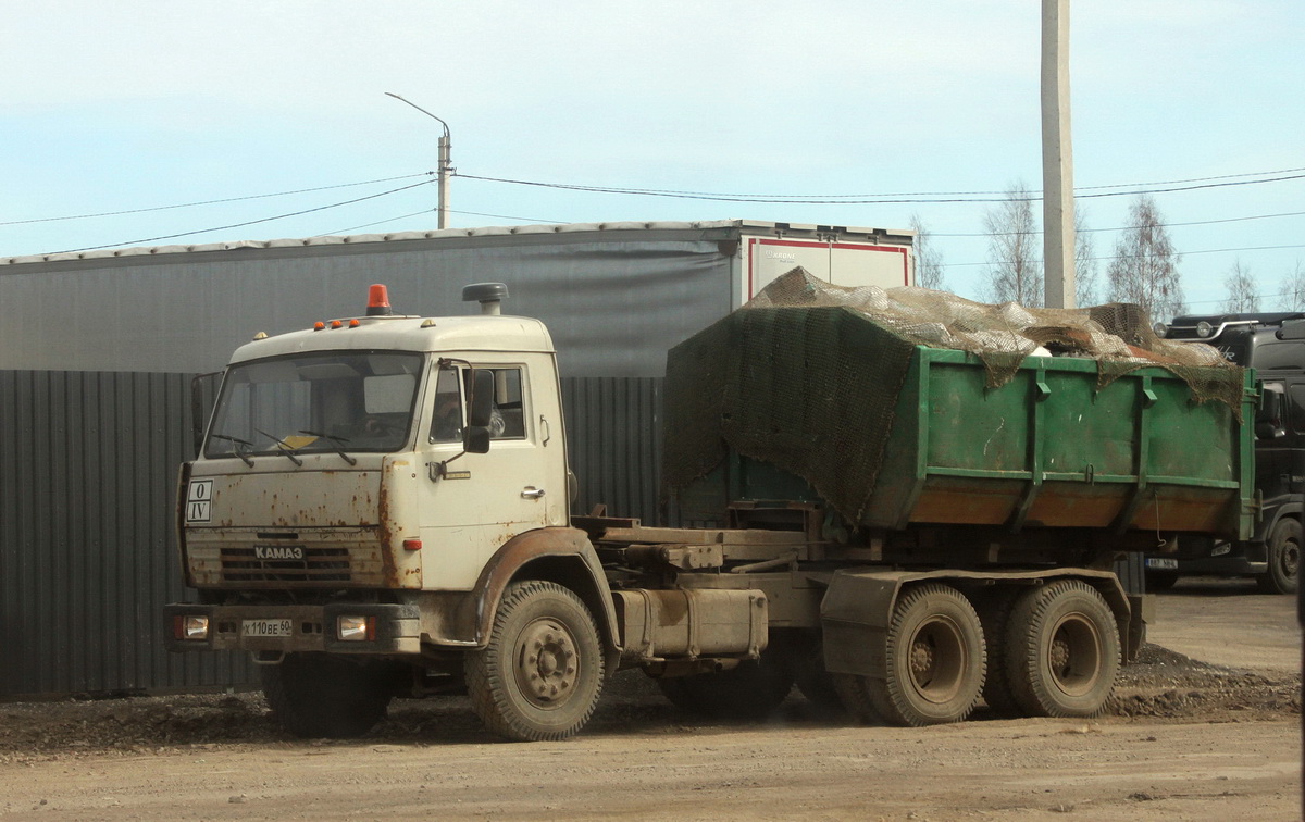 Псковская область, № Х 110 ВЕ 60 — КамАЗ-53229-02 [53229C]