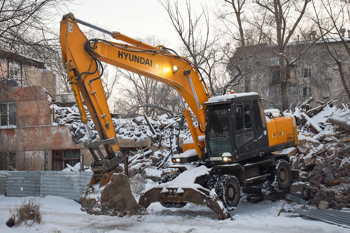 Алтайский край, № 4133 АР 22 — Hyundai R200W