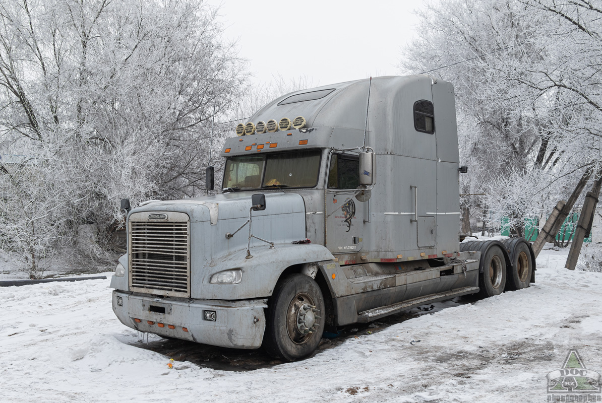 Восточно-Казахстанская область, № F 664 CXN — Freightliner FLD 120