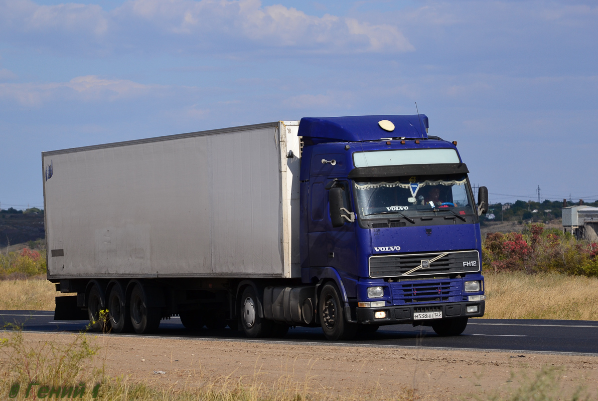 Краснодарский край, № М 538 НН 123 — Volvo ('1993) FH12.380